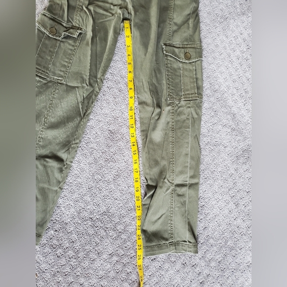 KUT from the cloth womens green mid rise cargo pants. Womens 6. VGUC - Picture 9 of 10